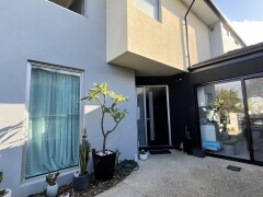 Homestay in Caulfield South