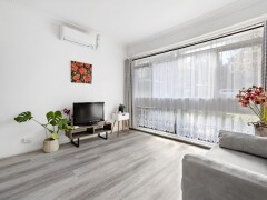Homestay in Box Hill