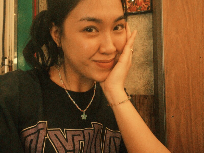 Jolie, Laos, student, $250 per week