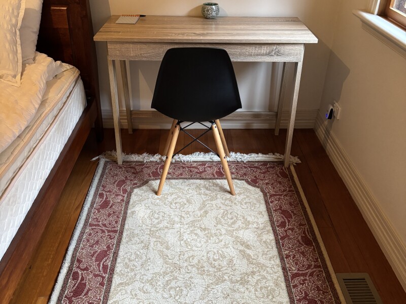Bedroom 1 - Studydesk