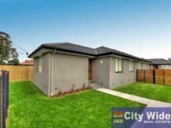 Homestay in Clayton South