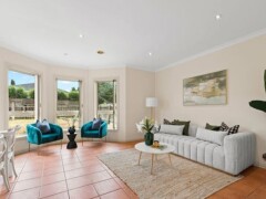 Homestay in Cairnlea