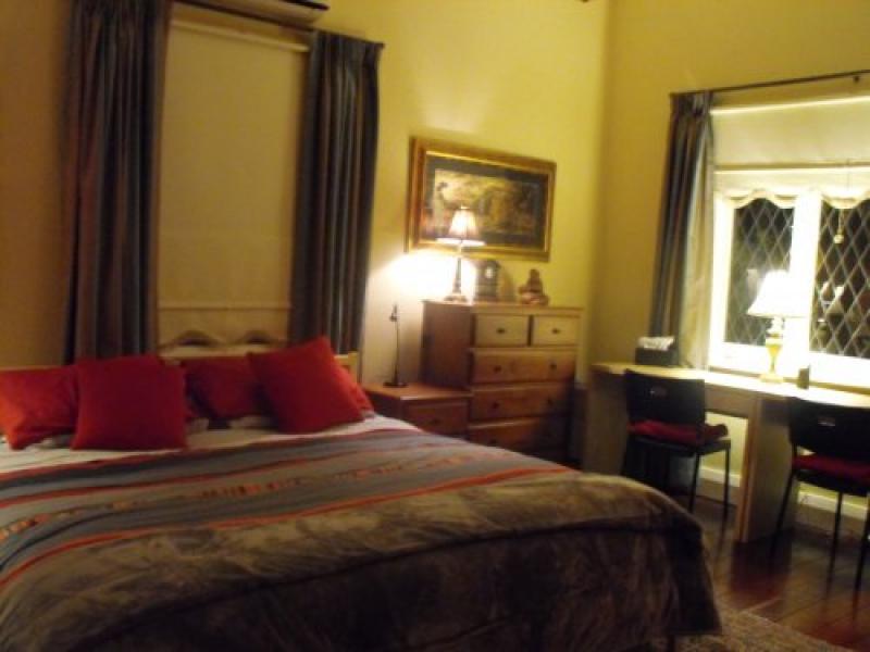 Centre bedroom