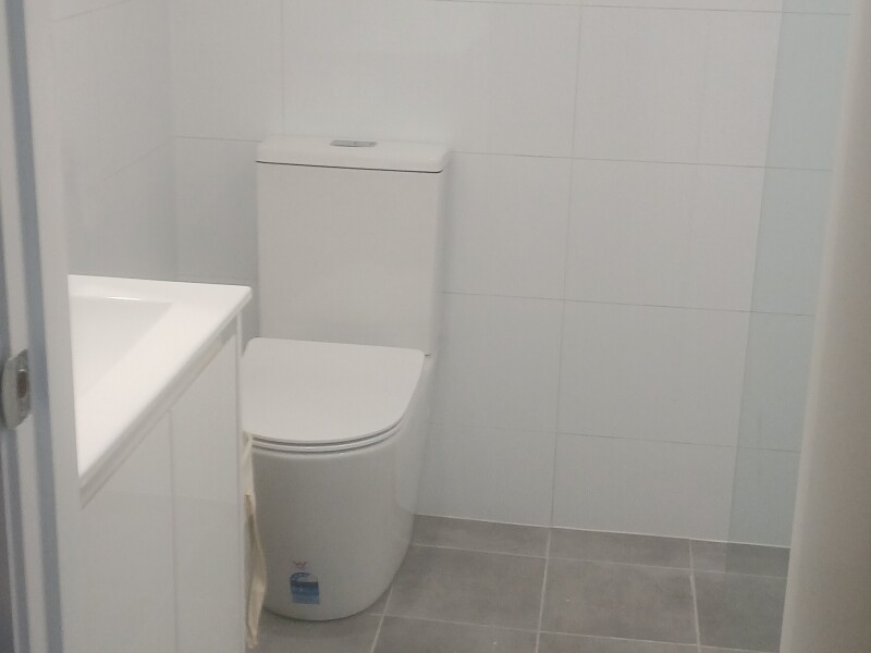 Own bathroom with shower