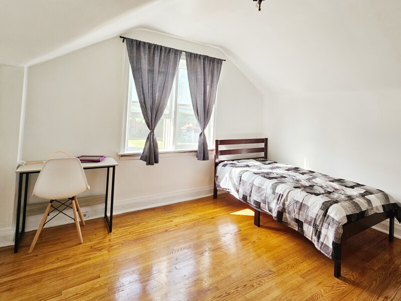 Newtonbrook West, Toronto, ON, Toronto, Canada Homestay