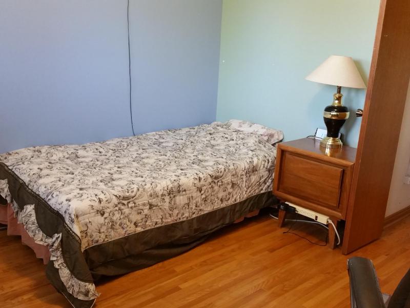 Upstairs bedroom - shared bathroom with 1 other room mate.