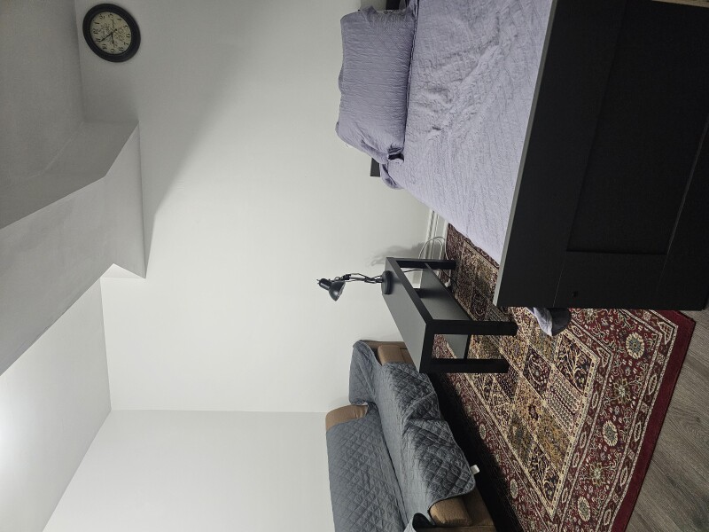 Basement cozy, clean, quiet and fully furnished room