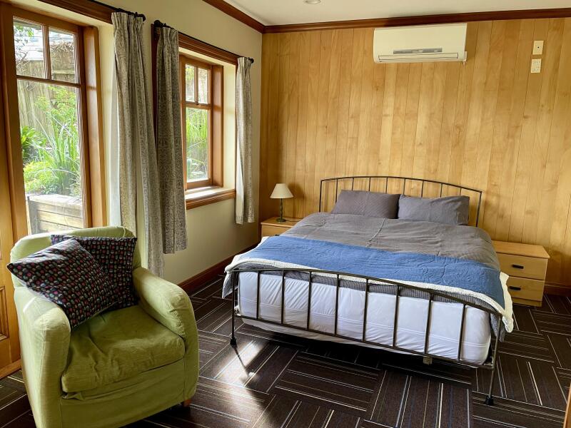 Bedroom Queen Bed