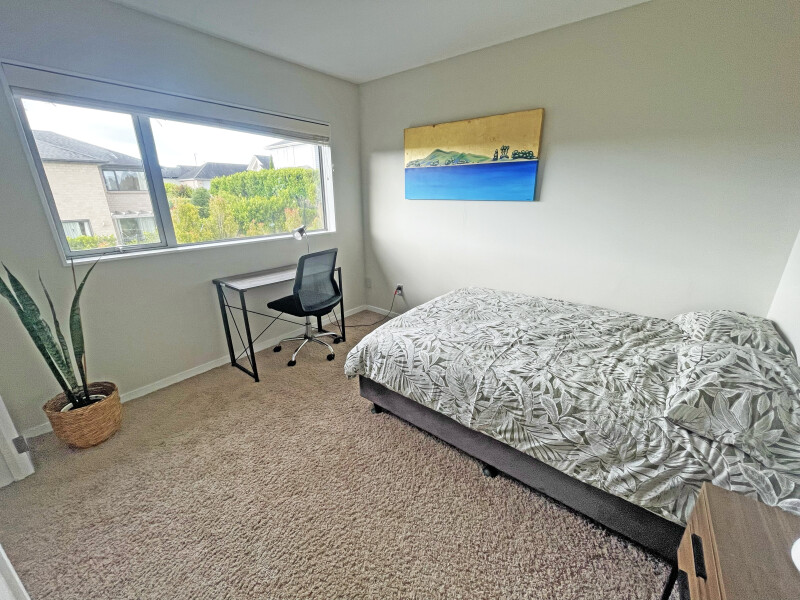 1 room in family house in Millwater