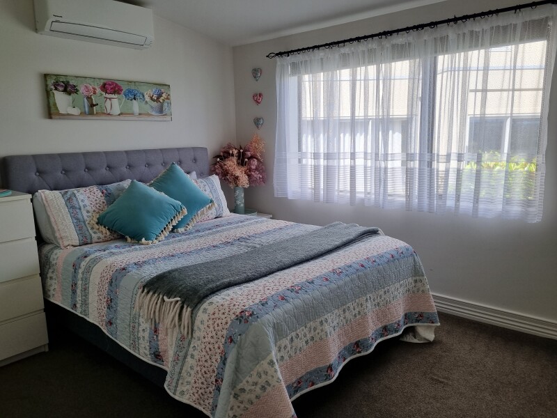 Homestay Bedroom c/w Queen Bed