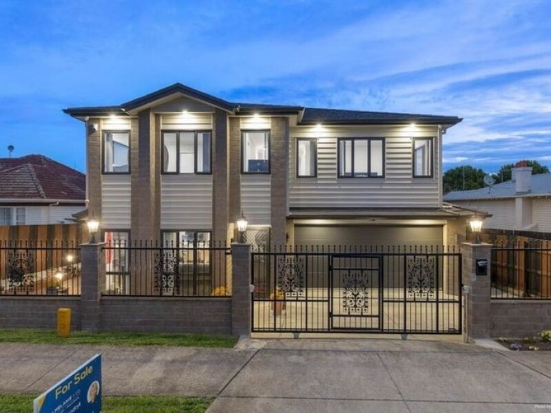 6 bedroom house 