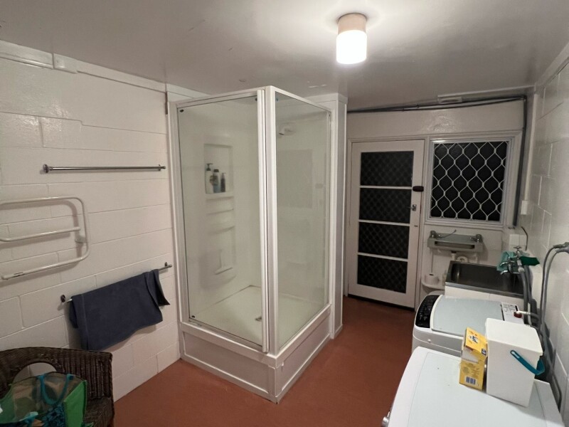 Seperate shower and toilet