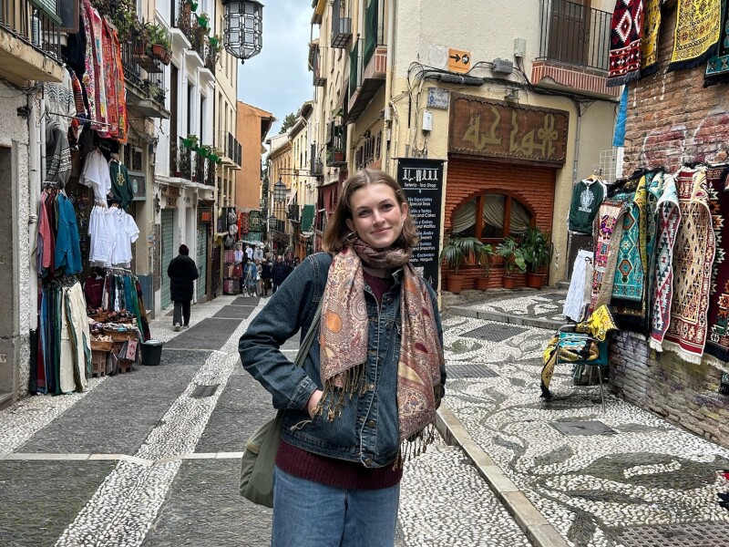 Rachel, United States, student, $270 per week